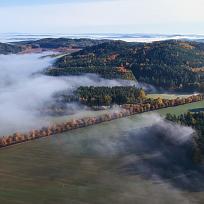25.10. Bílý kámen v mlze