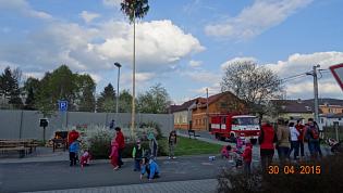 2015 - Stavění májky