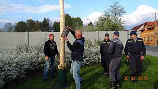 2015 - Stavění májky