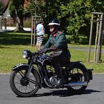 Sraz historických vozidel v Kolovči