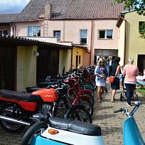 Výstava historických vozidel u pana Gabriela