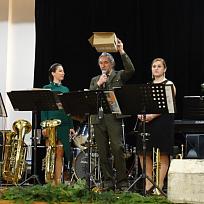 Losování hlavních cen tomboly