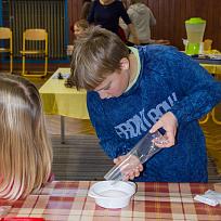 2018 - Výroba vánočních dárků v ZŠ Koloveč